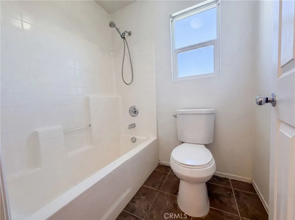 11401 Villa Adelanto, CA 92301