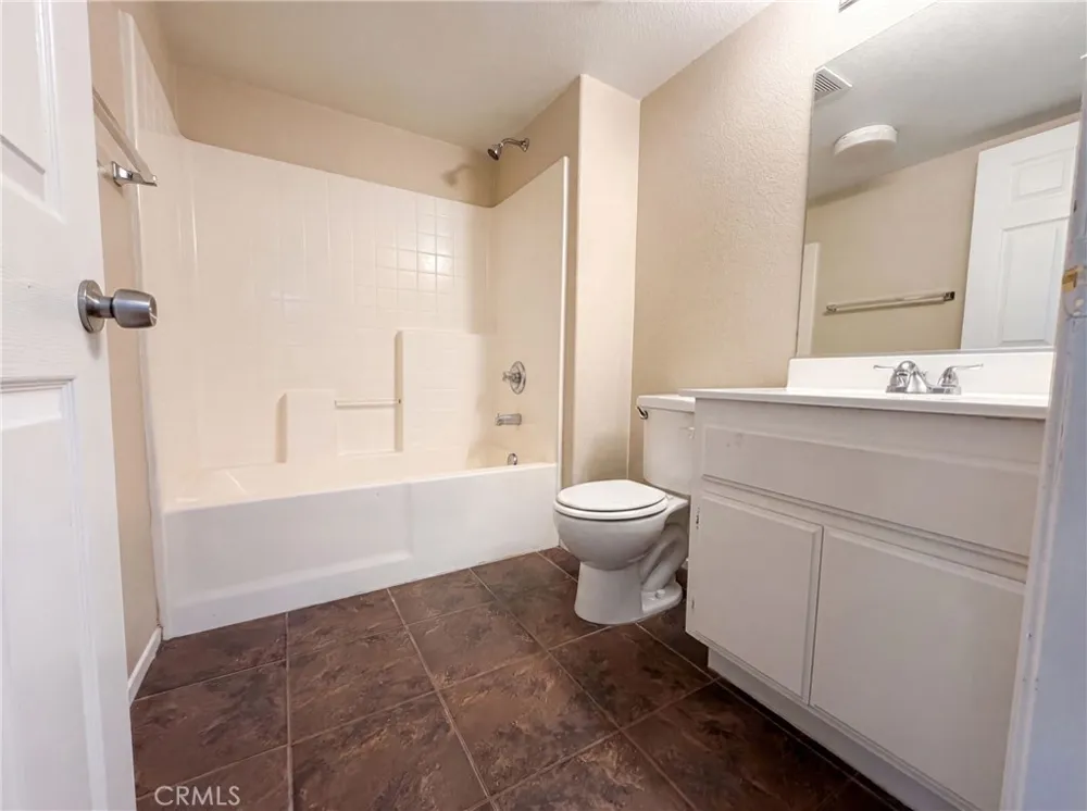 11401 Villa Adelanto, CA 92301
