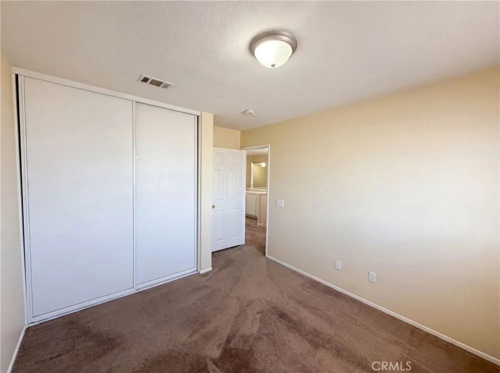 11401 Villa Adelanto, CA 92301
