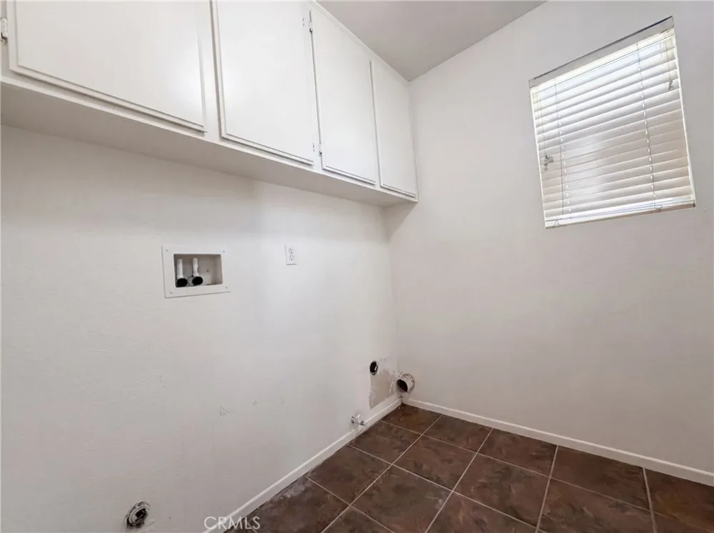 11401 Villa Adelanto, CA 92301