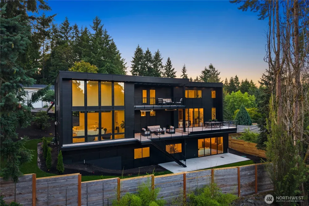 2908 129th Avenue NE Bellevue, WA 98005