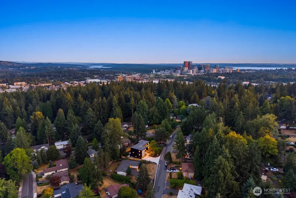 2908 129th Avenue NE Bellevue, WA 98005