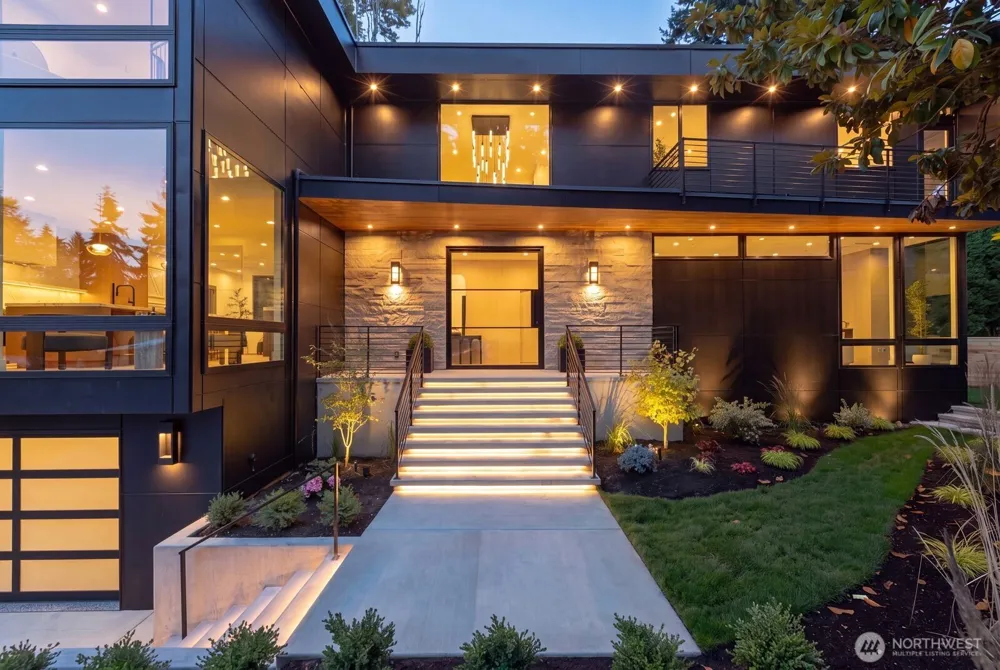 2908 129th Avenue NE Bellevue, WA 98005