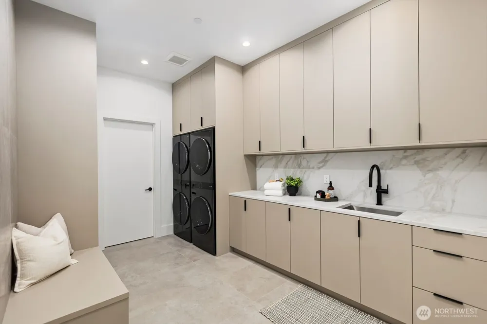 2908 129th Avenue NE Bellevue, WA 98005