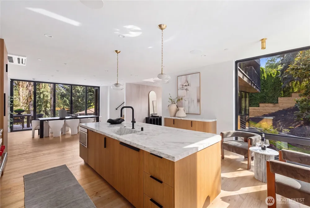 2908 129th Avenue NE Bellevue, WA 98005