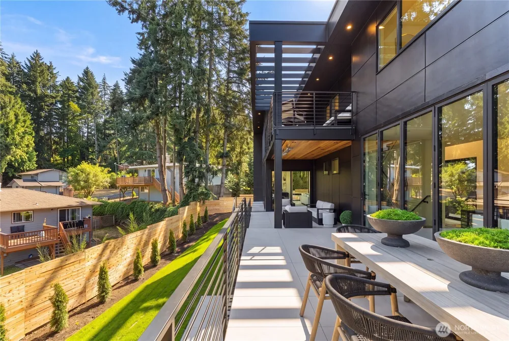 2908 129th Avenue NE Bellevue, WA 98005