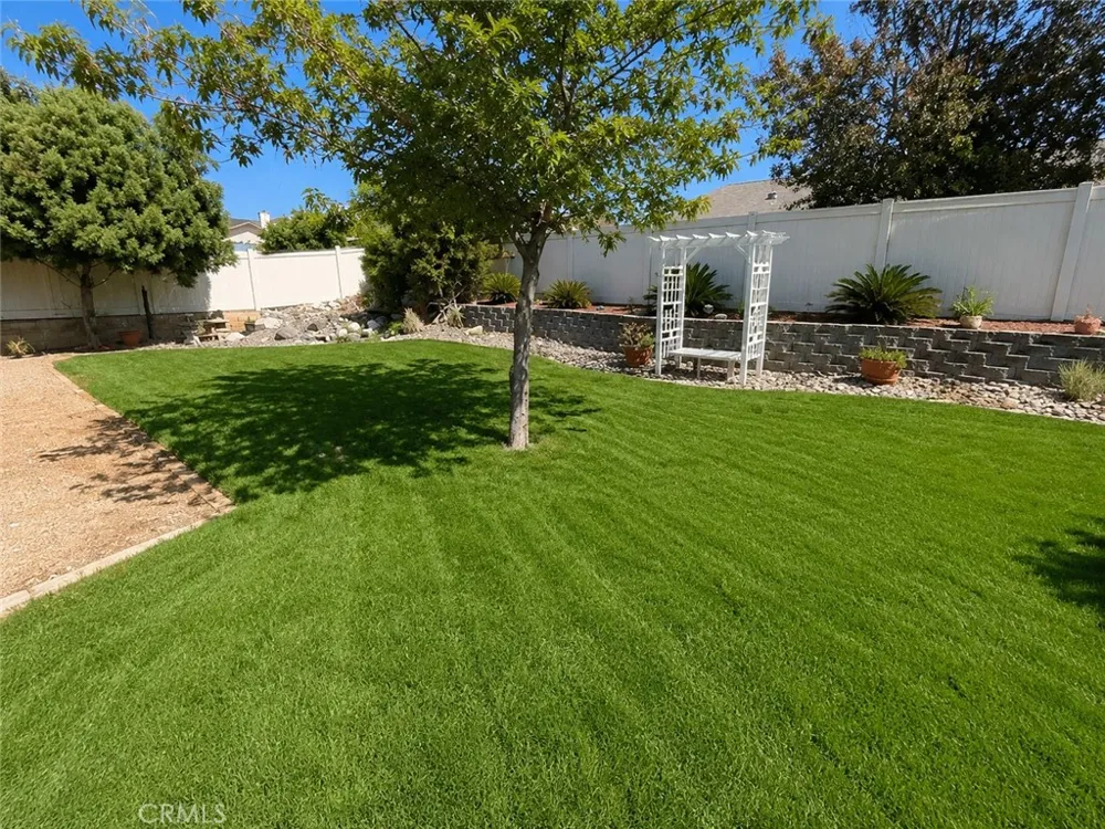 35579 Country Creek Drive Yucaipa, CA 92399