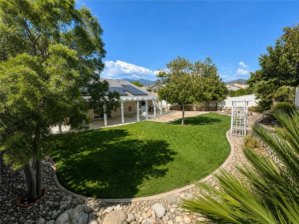 35579 Country Creek Drive Yucaipa, CA 92399