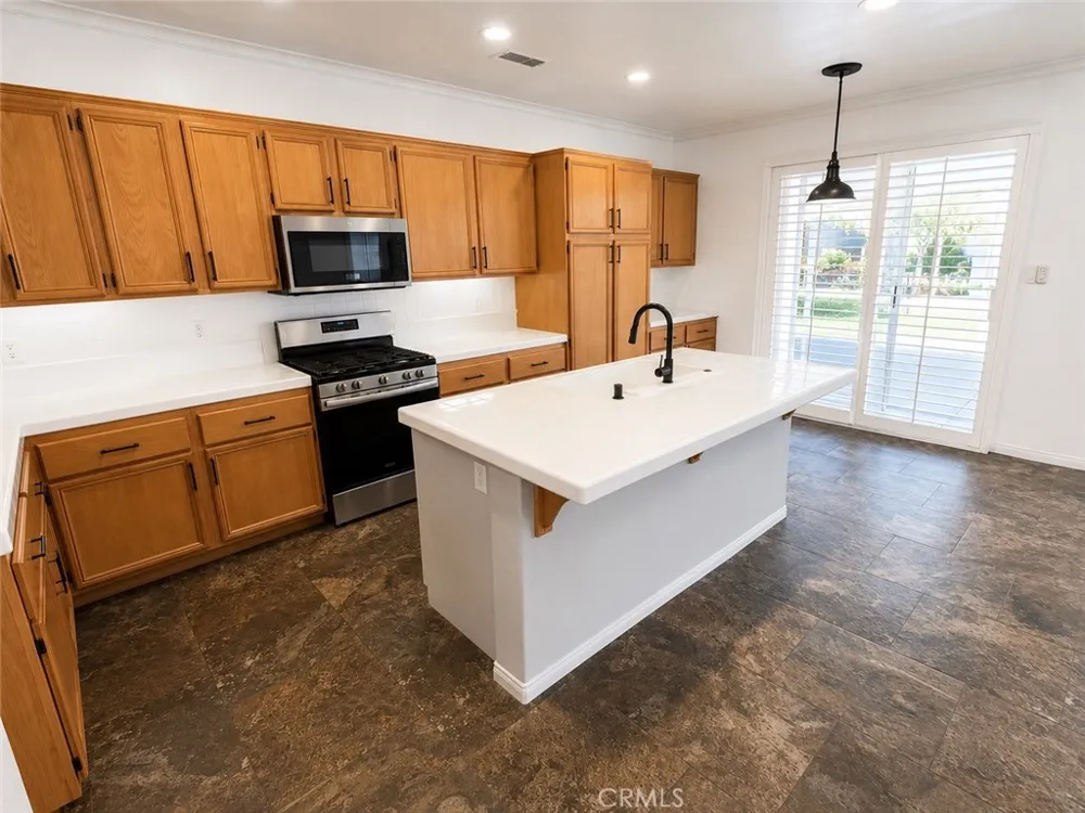 35579 Country Creek Drive Yucaipa, CA 92399
