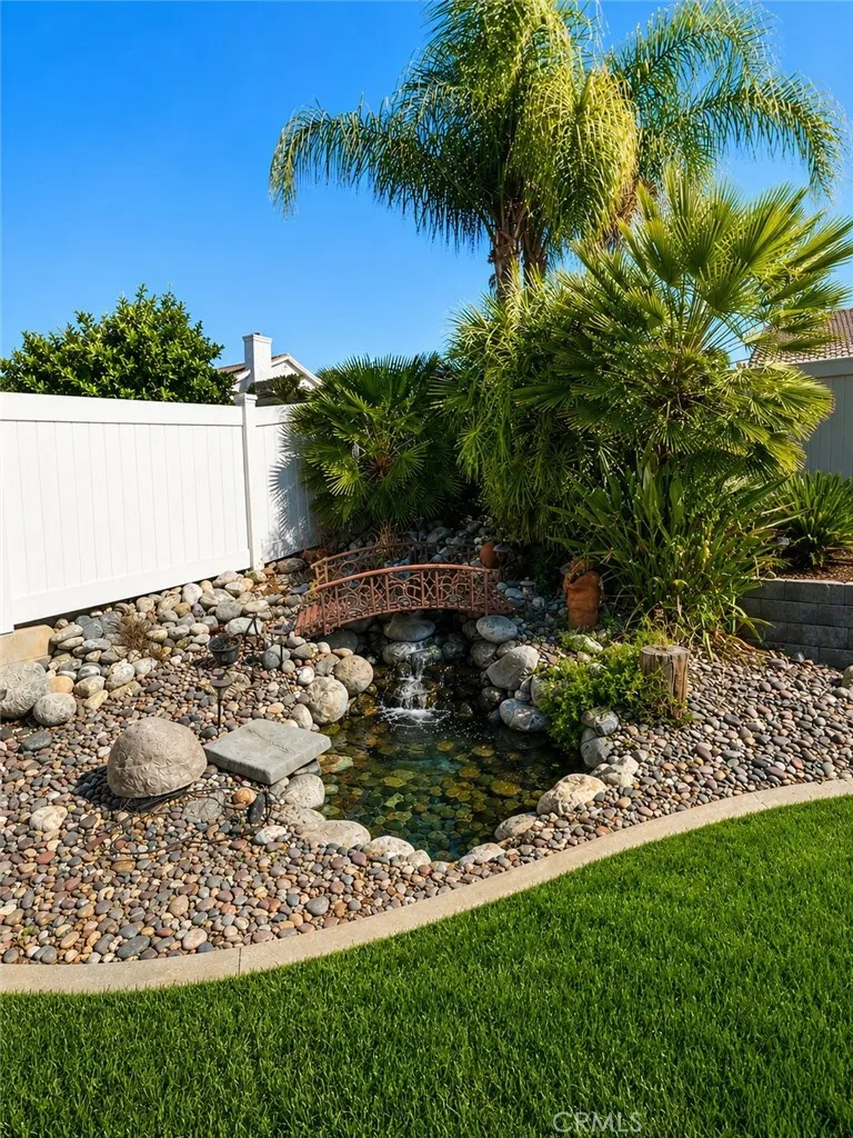 35579 Country Creek Drive Yucaipa, CA 92399