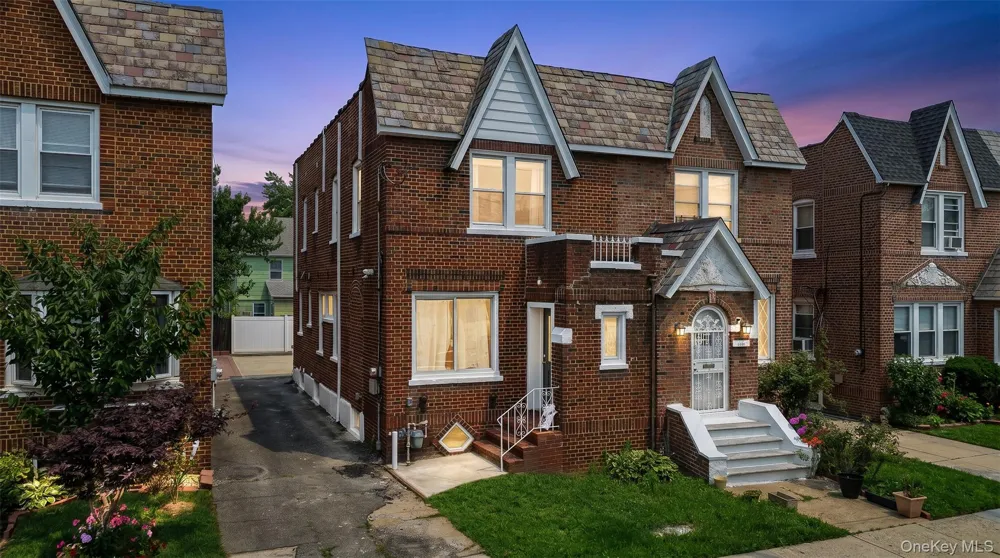 9431 239th Street Floral Park, NY 11001