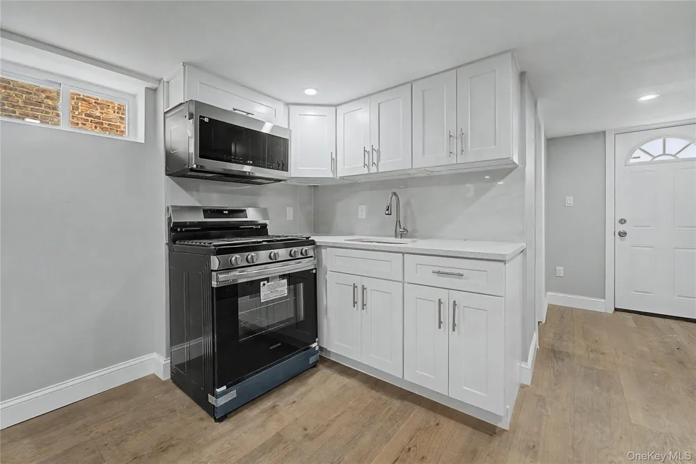 9431 239th Street Floral Park, NY 11001