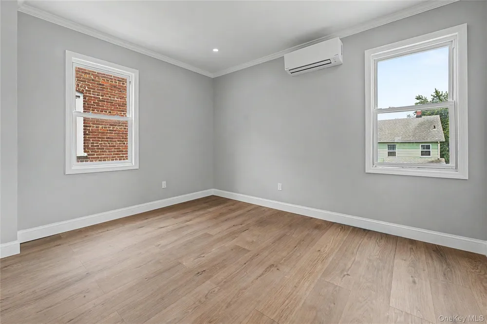 9431 239th Street Floral Park, NY 11001