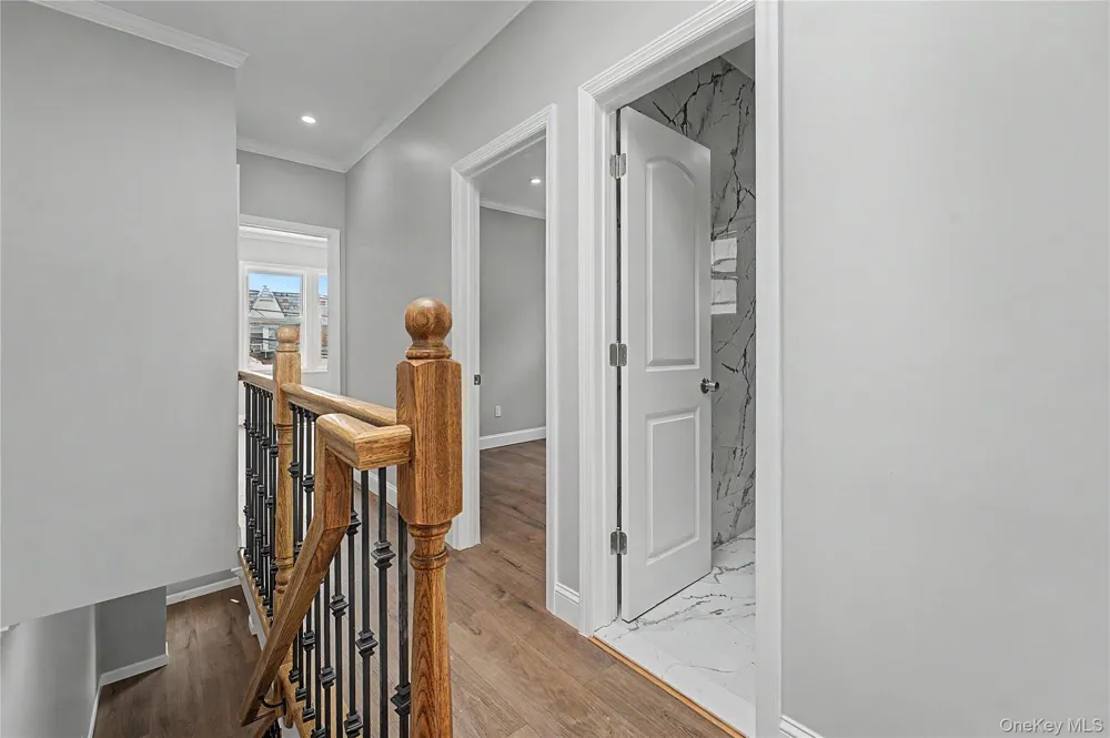 9431 239th Street Floral Park, NY 11001
