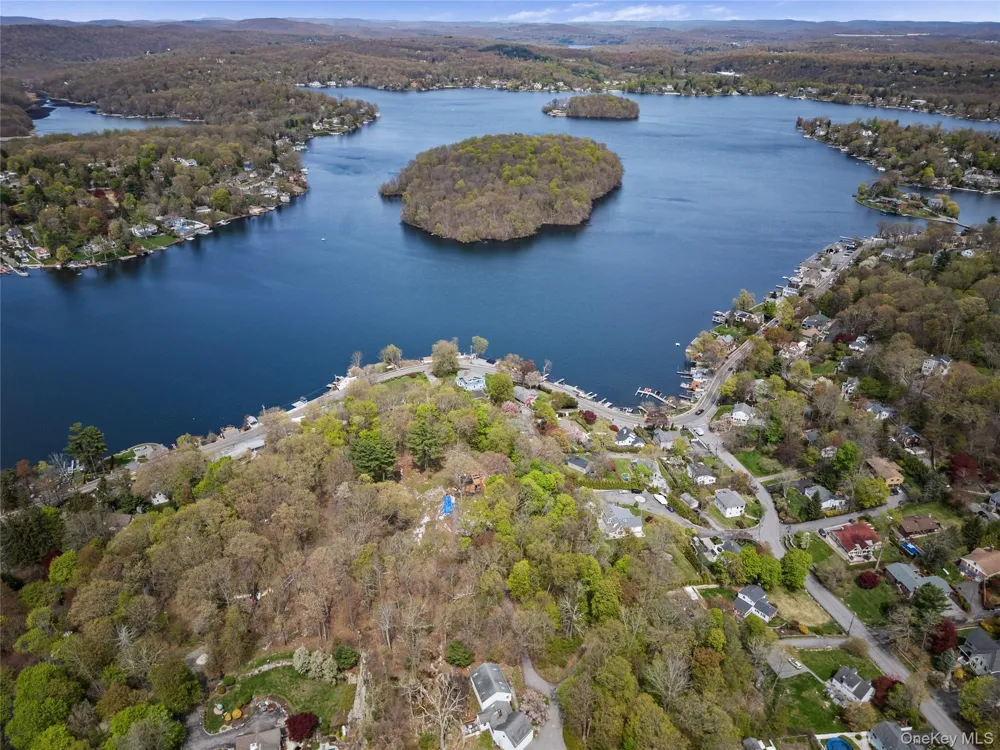 15 Colonial Terrace Mahopac, NY 10541