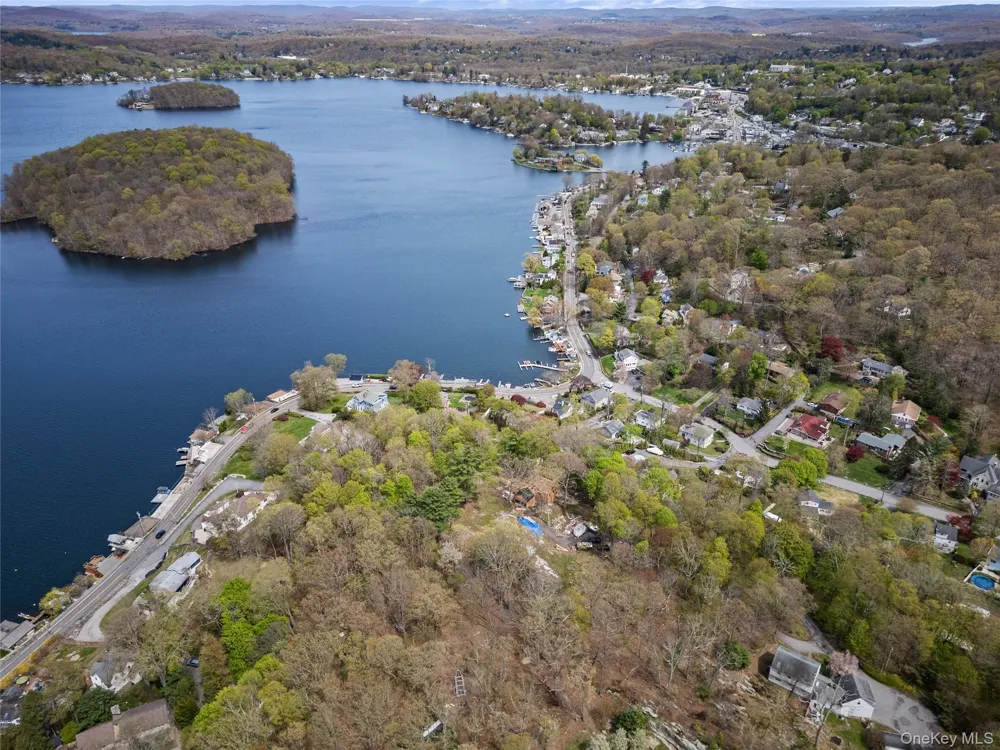 15 Colonial Terrace Mahopac, NY 10541