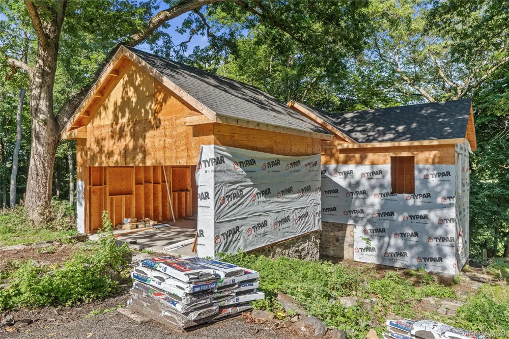 15 Colonial Terrace Mahopac, NY 10541
