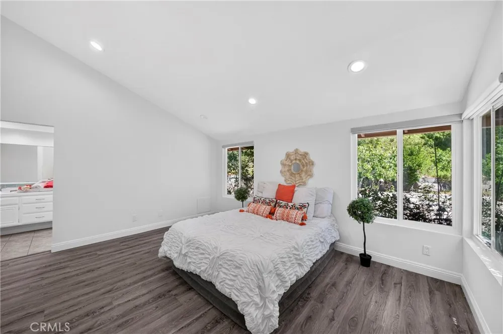 404 Continental Ct Newbury Park, CA 91320