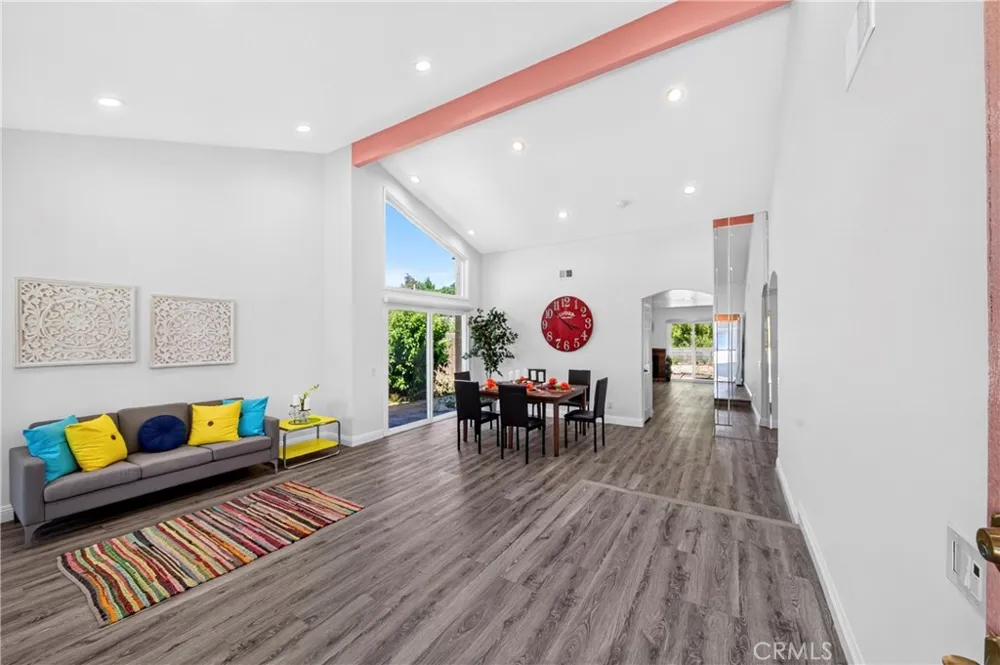 404 Continental Ct Newbury Park, CA 91320