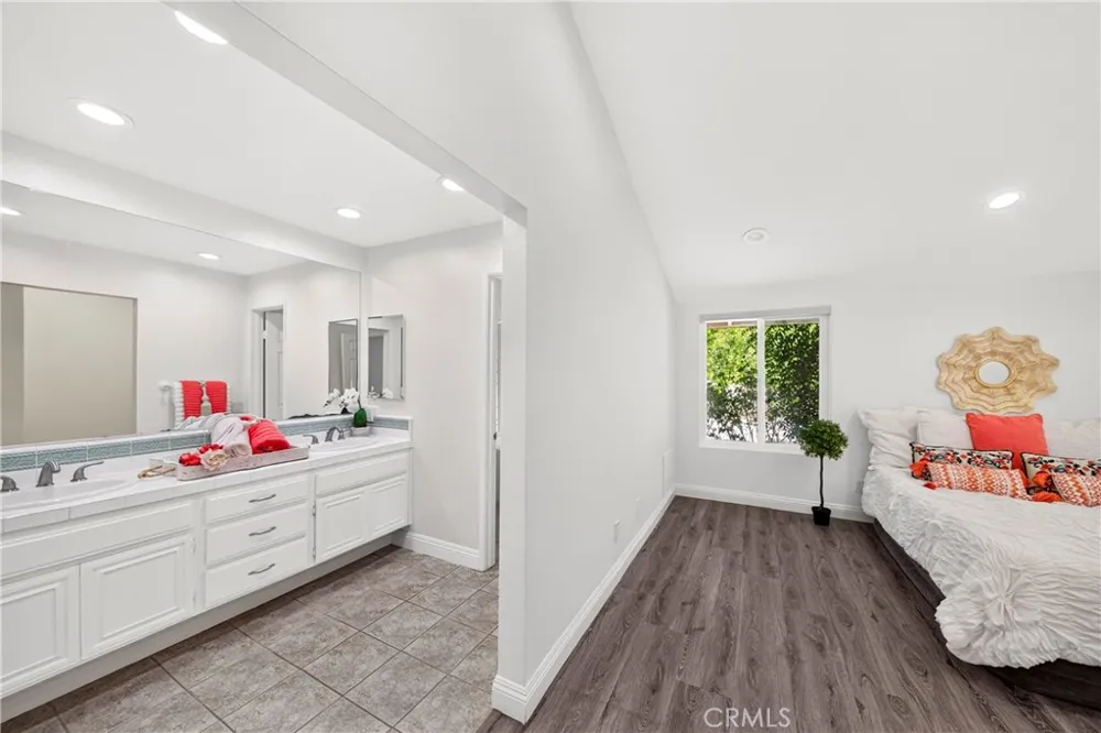 404 Continental Ct Newbury Park, CA 91320