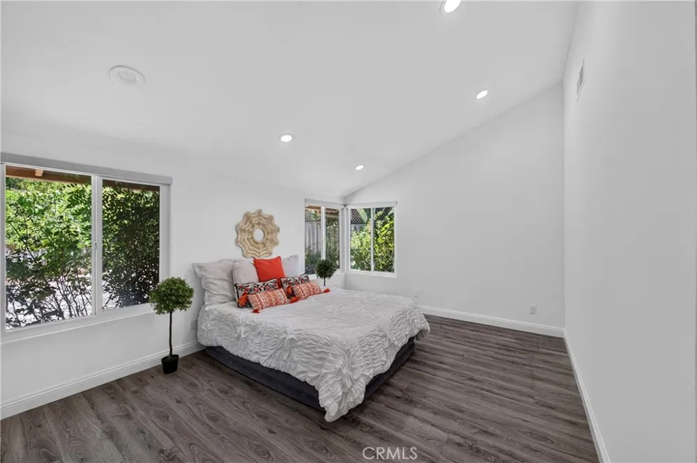 404 Continental Ct Newbury Park, CA 91320
