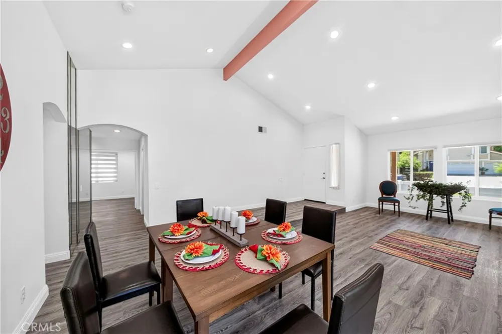 404 Continental Ct Newbury Park, CA 91320
