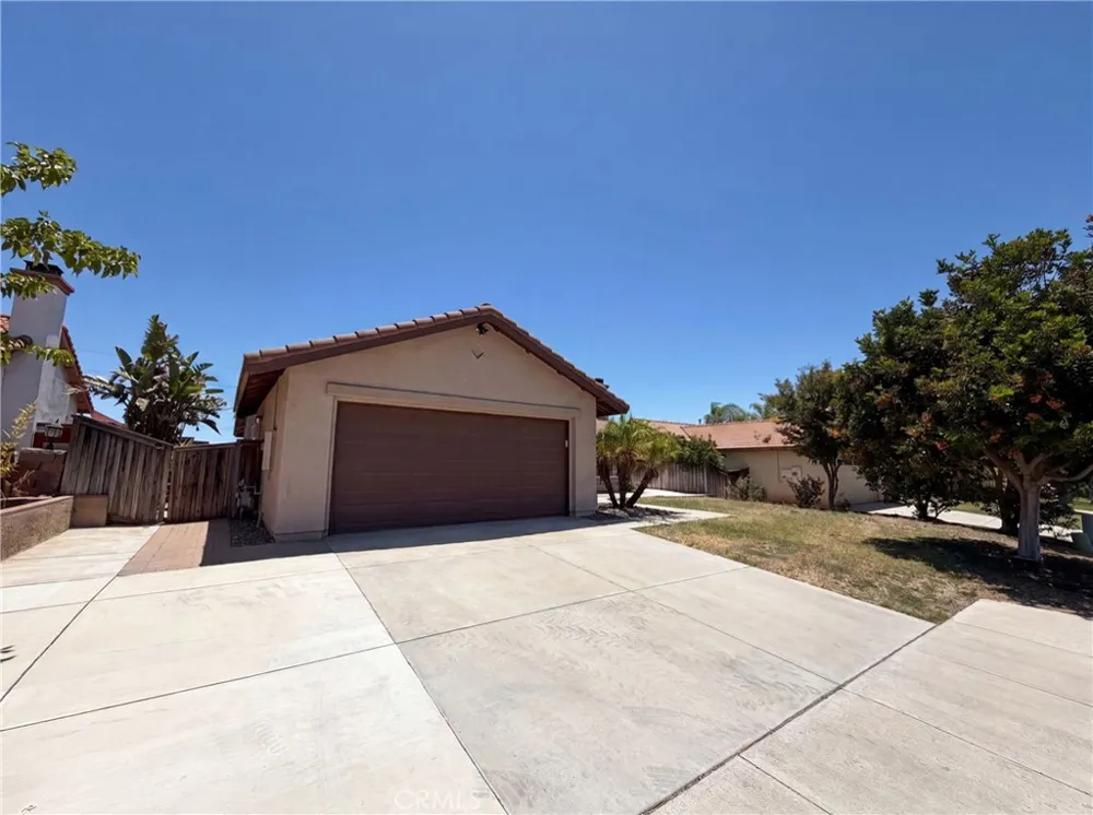 22125 Country Hills Wildomar, CA 92595