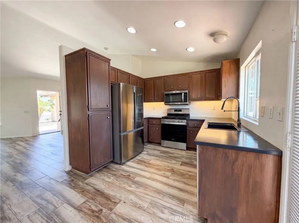 22125 Country Hills Wildomar, CA 92595
