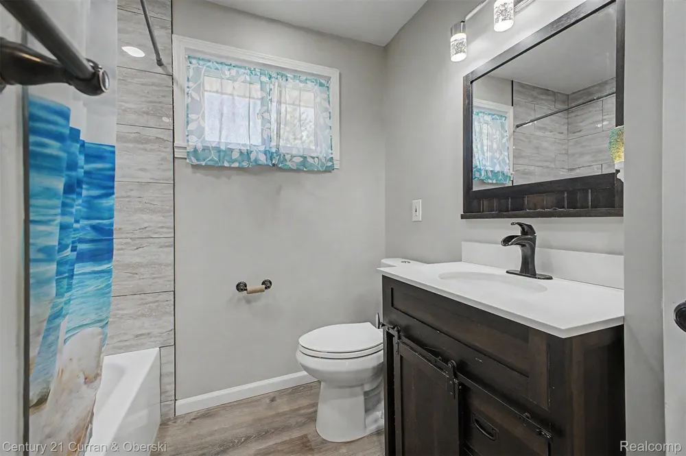 5375 Mayfair Street Dearborn Heights City, MI 48125