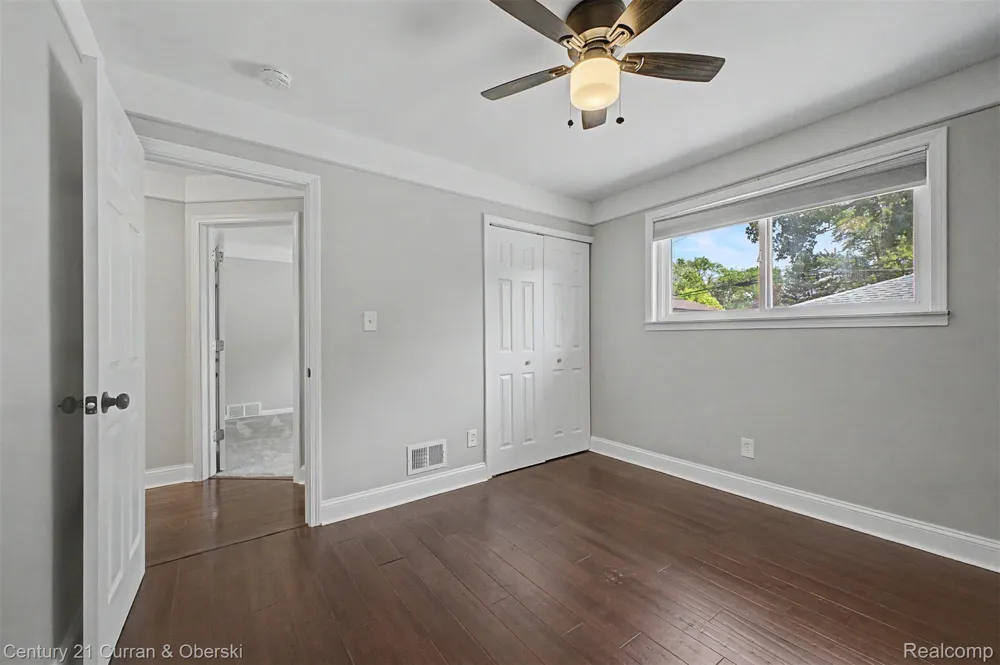 5375 Mayfair Street Dearborn Heights City, MI 48125