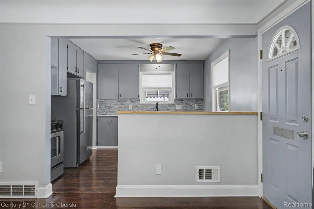 5375 Mayfair Street Dearborn Heights City, MI 48125