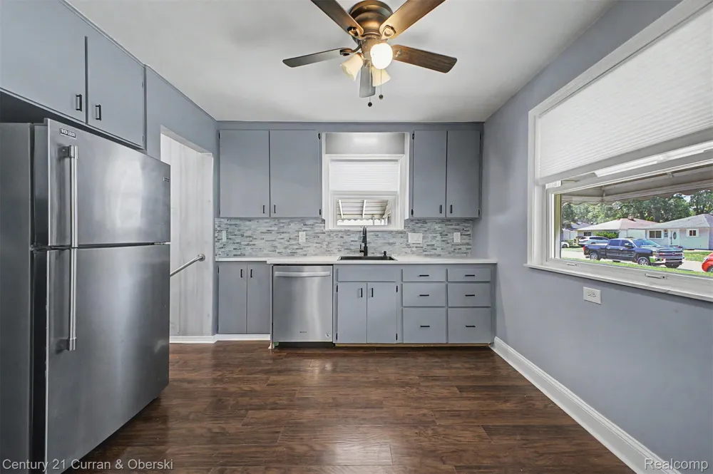 5375 Mayfair Street Dearborn Heights City, MI 48125