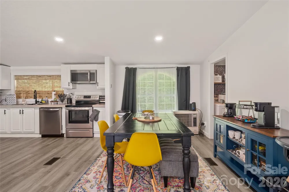 7 Wid Smith Road Burnsville, NC 28714