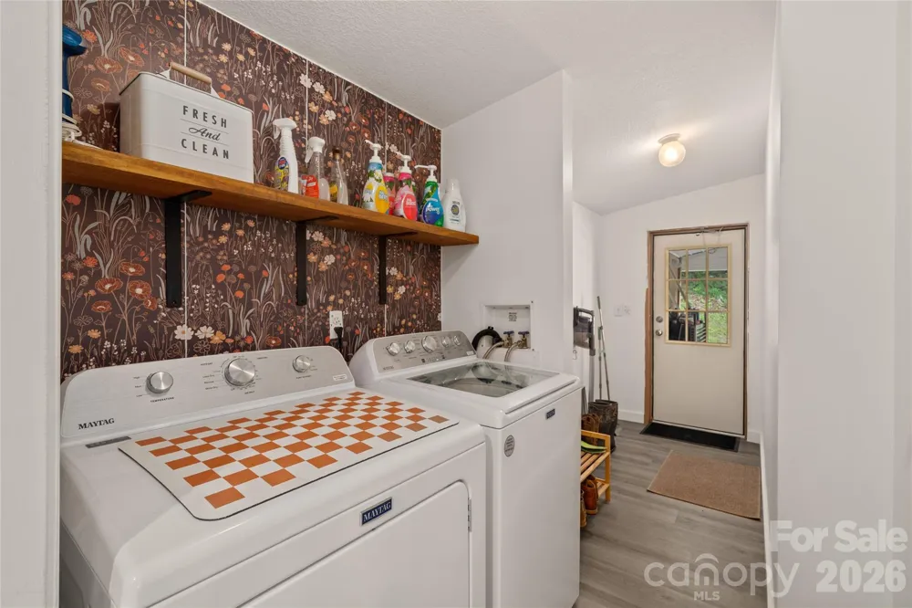 7 Wid Smith Road Burnsville, NC 28714