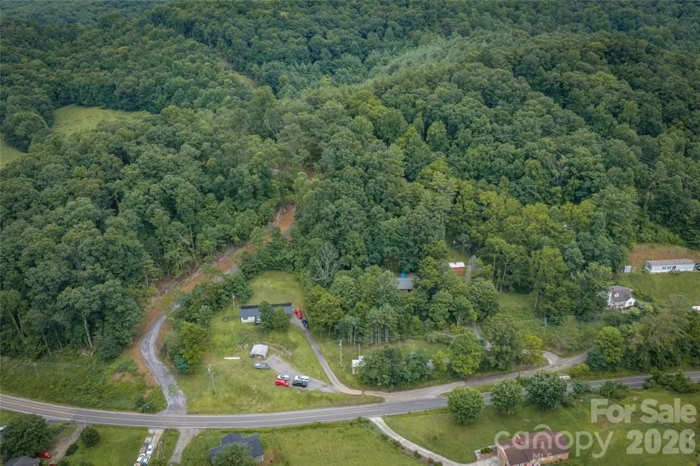 7 Wid Smith Road Burnsville, NC 28714