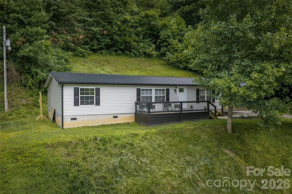 7 Wid Smith Road Burnsville, NC 28714