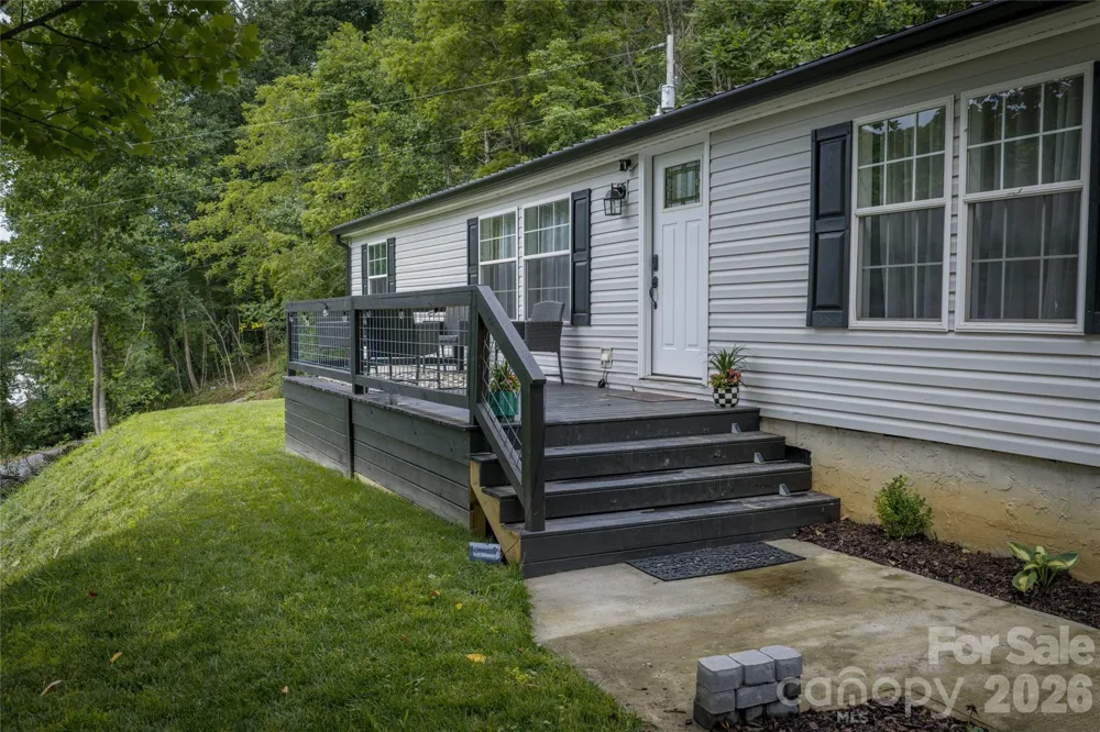 7 Wid Smith Road Burnsville, NC 28714