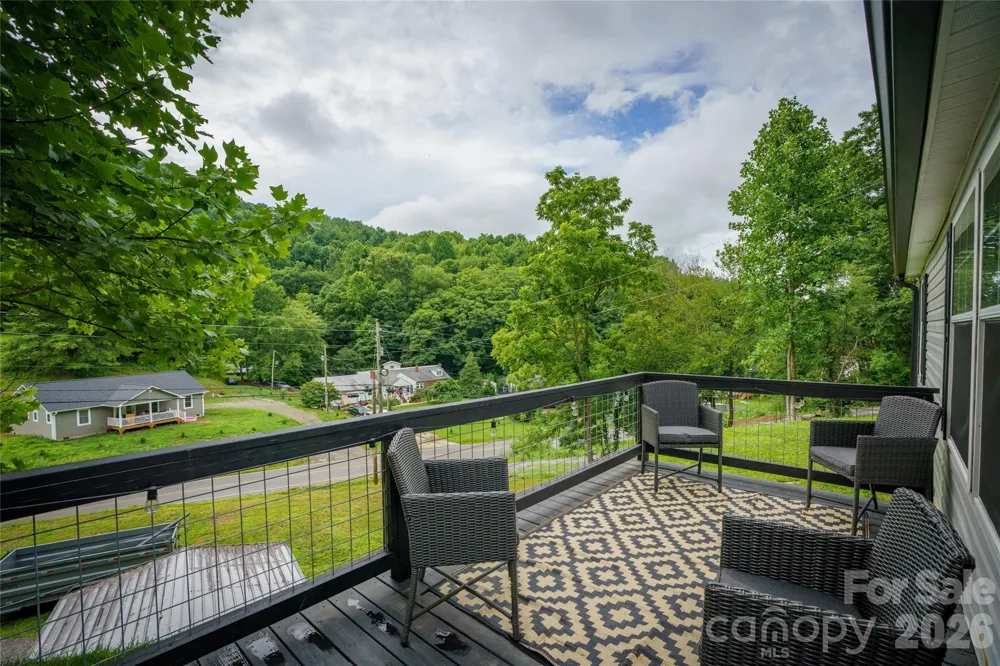 7 Wid Smith Road Burnsville, NC 28714