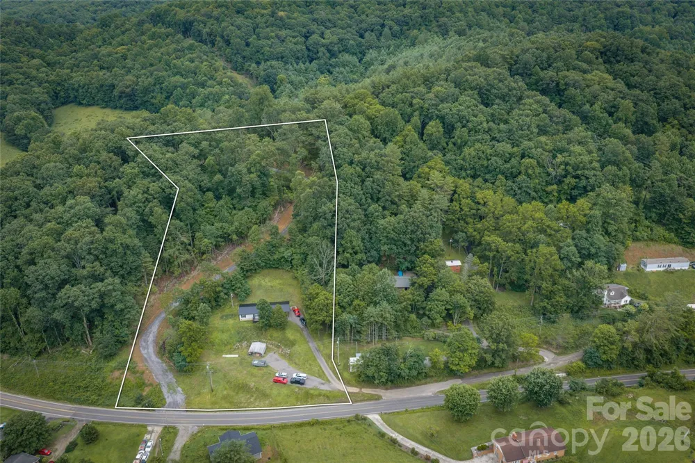 7 Wid Smith Road Burnsville, NC 28714