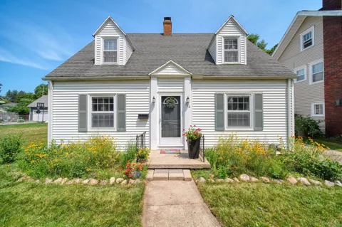 716 Woodfield Drive