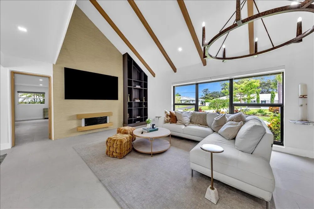 342 FAIRWAY Tequesta, FL 33469