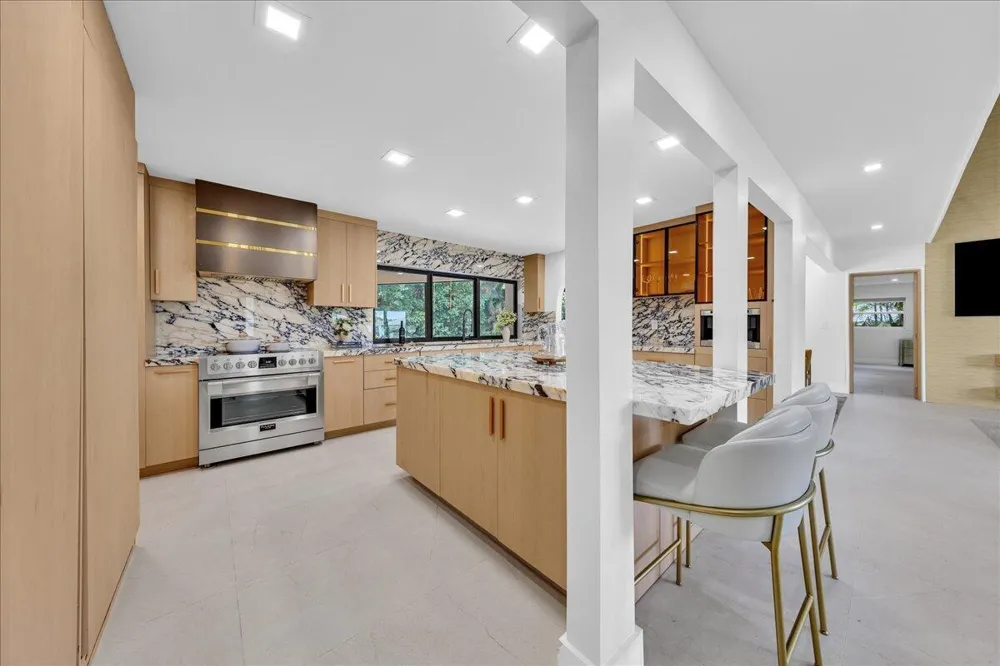 342 FAIRWAY Tequesta, FL 33469