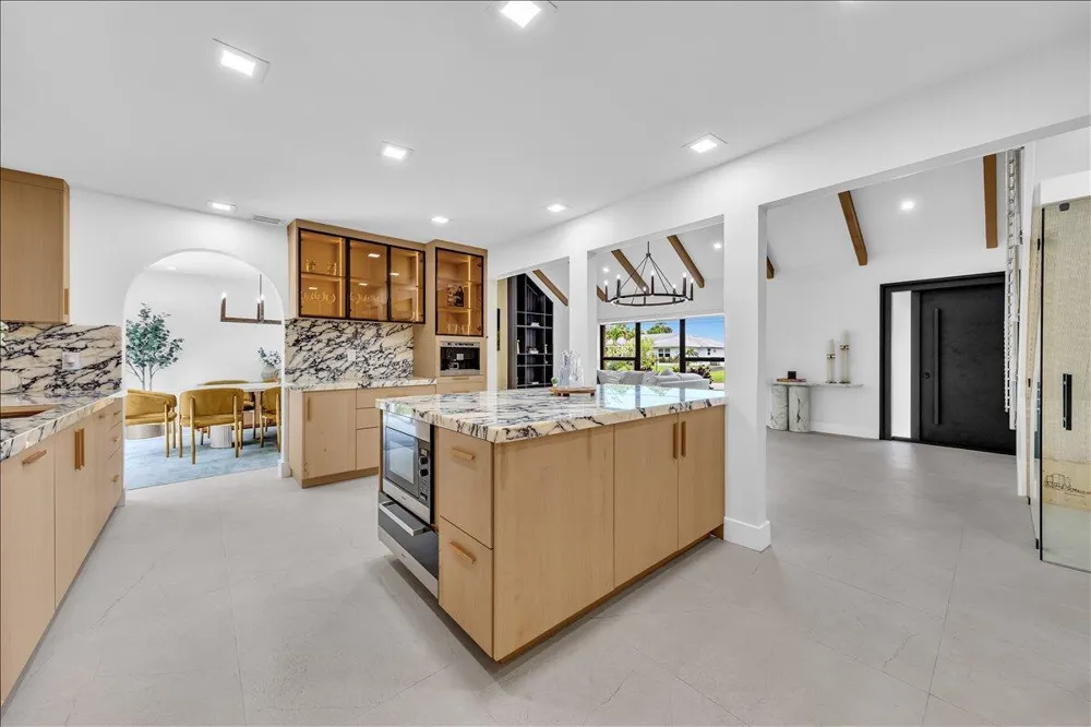 342 FAIRWAY Tequesta, FL 33469