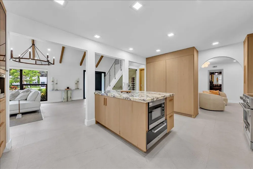 342 FAIRWAY Tequesta, FL 33469