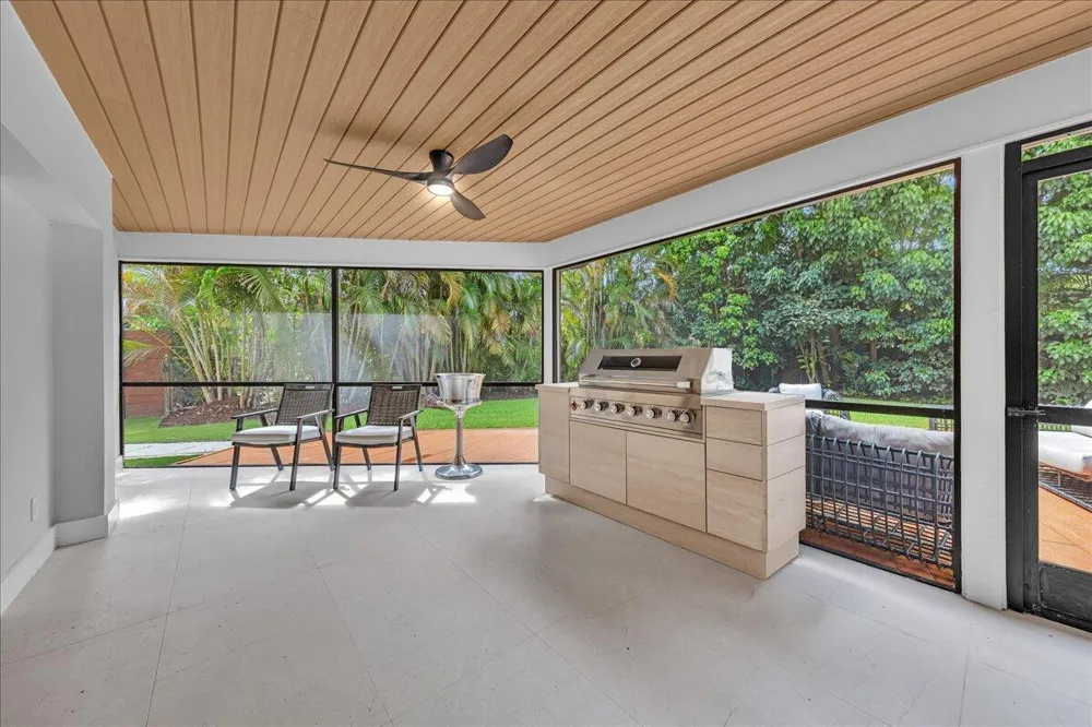 342 FAIRWAY Tequesta, FL 33469