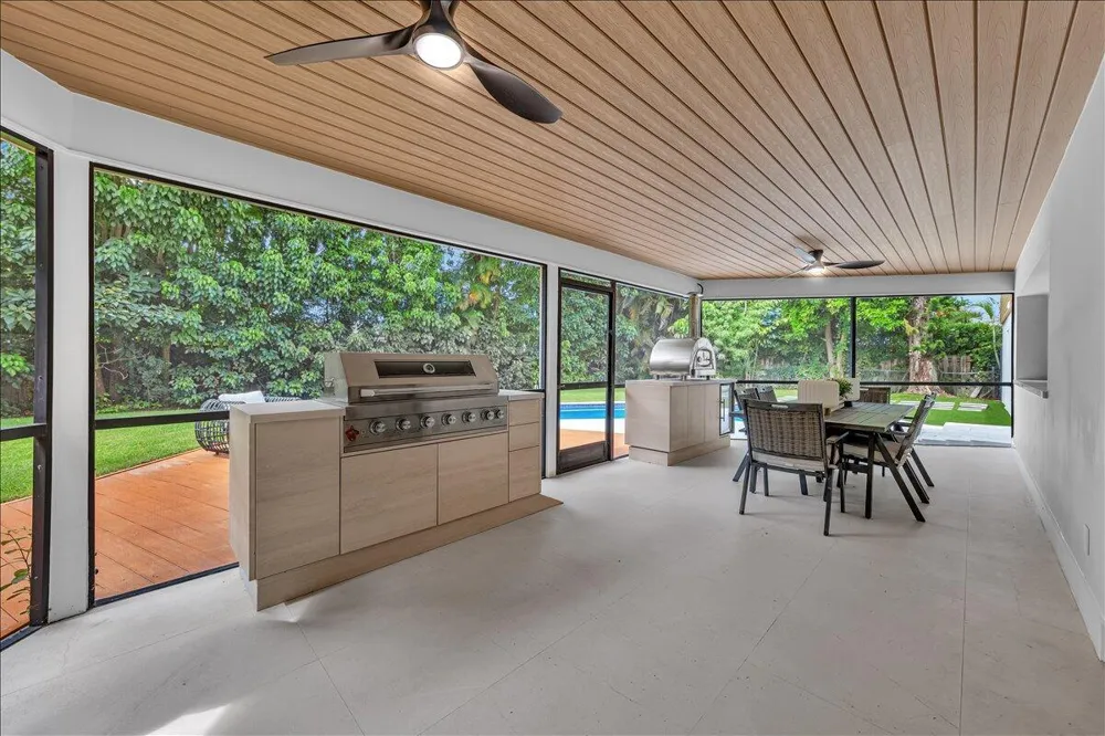 342 FAIRWAY Tequesta, FL 33469