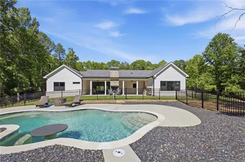 16 Mountain Creek Trail NE
