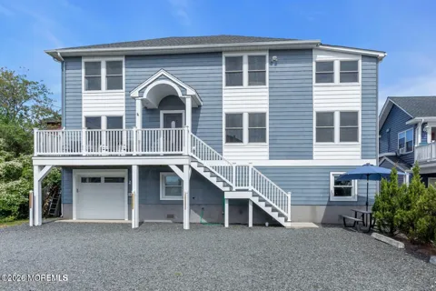 27 Arnold Avenue