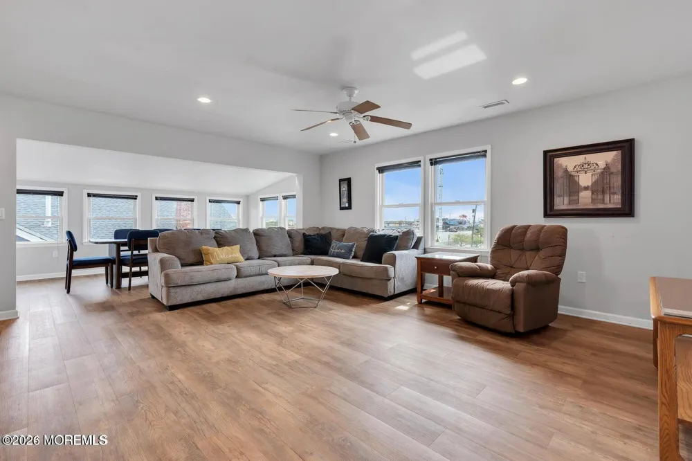 27 Arnold Avenue Point Pleasant Beach, NJ 08742