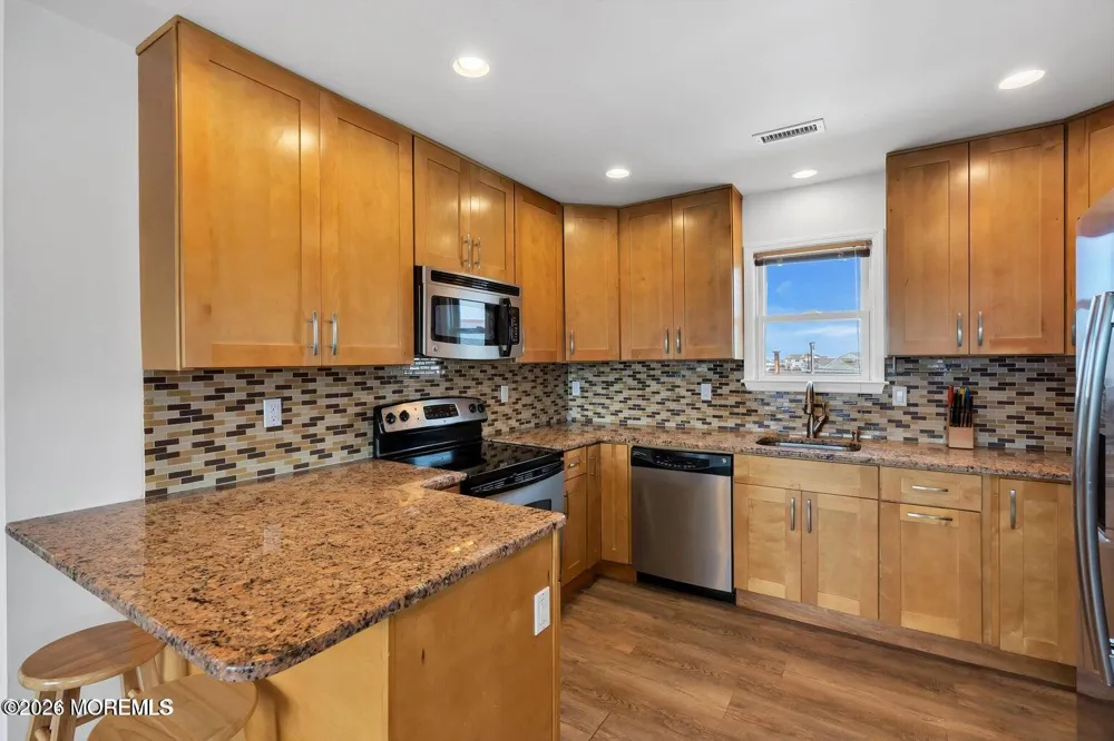 27 Arnold Avenue Point Pleasant Beach, NJ 08742
